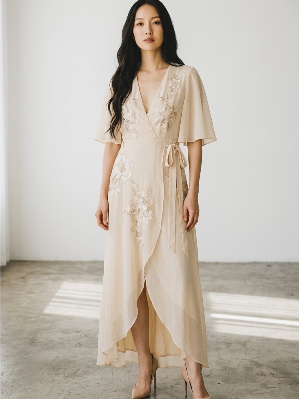 Hope & Ivy NWT Elegant Cream Wrap Maxi Dress with Floral Appliqué